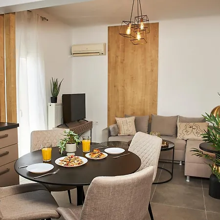 Apartment Golden Apartment, By Binobi Innovative Management! *