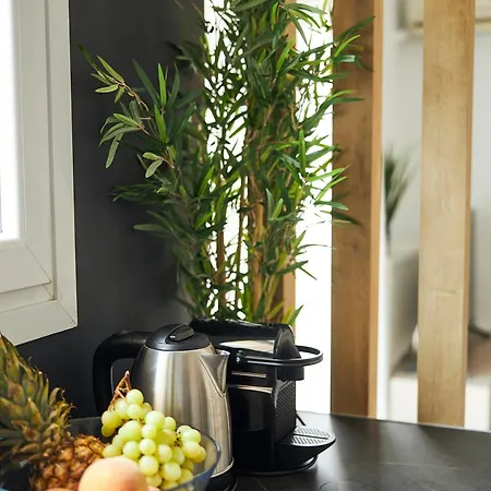 Apartment Golden By Binobi!