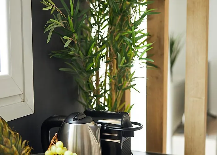 Apartment Golden By Binobi!